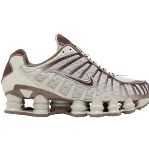 Nike Shox Cream and Brown Sneakers